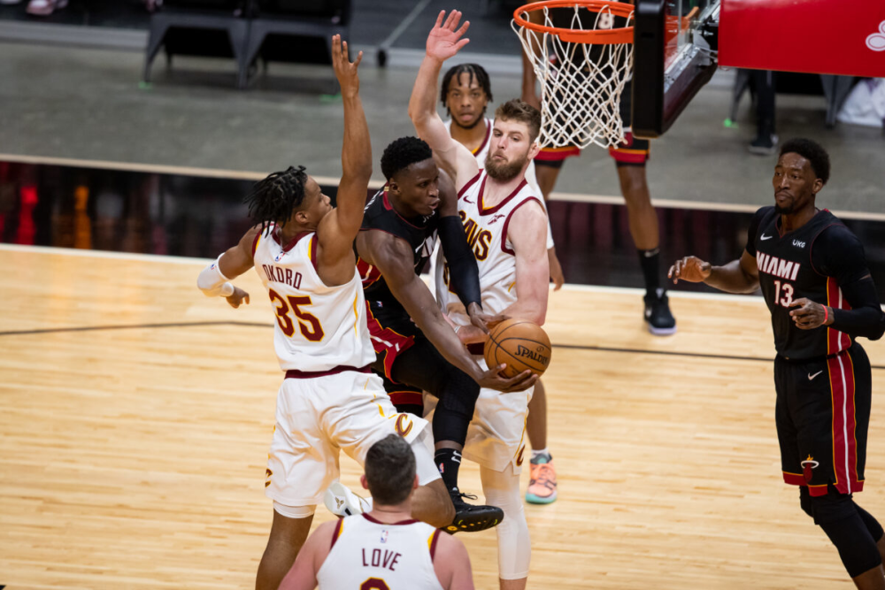 开云体育登入-里程碑夜！迈阿密热火主帅复盘；足总杯国际比赛日刷纪录；压力陡增；赛程密集仍需轮换